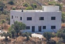 مستوطنون يقتحمون منزلًا قيد الإنشاء ويسرقون محتوياته في بلدة دير أبو ضعيف شرق جنين