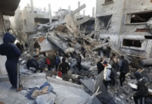 إصابة ثلاثة مواطنين في غارة للاحتلال على مخزن أدوية بمستشفى في دير البلح