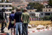 مستوطنون يهاجمون منازل مواطنين في بيتا
