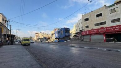 الاحتلال يغلق المحال التجارية في حوارة جنوب نابلس