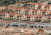 بريطانيا تتجه لحظر منتجات المستوطنات وفرض عقوبات على شركات توسّعها في الضفة
