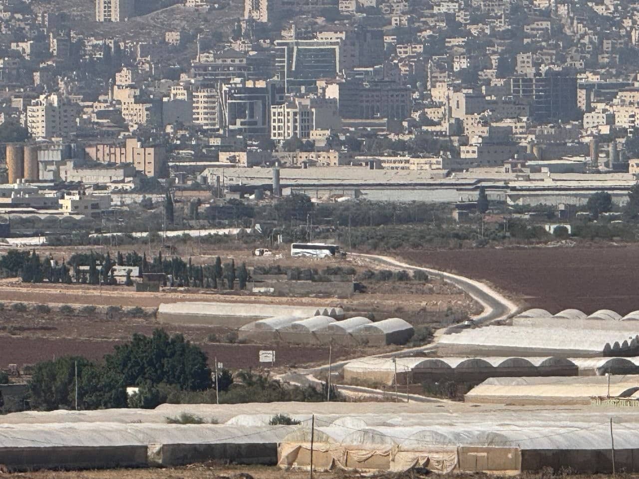 الاحتلال يغلق مدخل دير غزالة شرق جنين