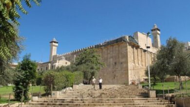 الاحتلال يواصل منع رفع أذان الفجر بالحرم الإبراهيمي لليوم الـ70 على التوالي