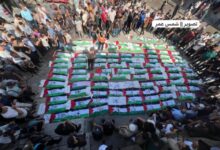 تشييع جثامين 100 شهيد في غزة بينهم 70 طفلاً بعد انتشالهم من تحت الأنقاض