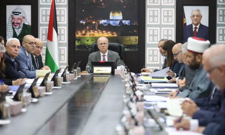 مجلس الوزراء يوجّه بتعزيز التعليم في القدس والتمسك بالمناهج الفلسطينية