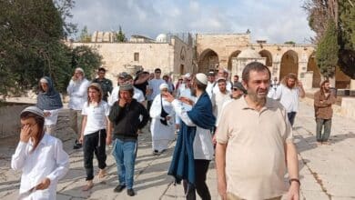 مئات المستوطنين يقتحمون المسجد الأقصى وسط اعتداءات في المدينة المقدسة