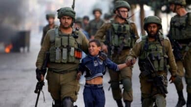 مركز فلسطين: 500 حالة اعتقال خلال أغسطس بينهم 31 قاصرًا و11 امرأة