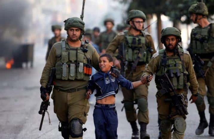 مركز فلسطين: 500 حالة اعتقال خلال أغسطس بينهم 31 قاصرًا و11 امرأة