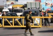 الاحتلال ينصب حاجزاً قرب بلدة نعلين غرب رام الله ويتسبب بأزمة مرورية