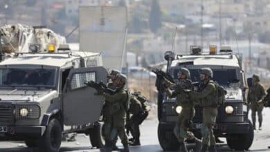 الاحتلال يحتجز عددا من الطلاب داخل مركز تعليمي في المغير