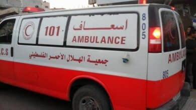 إصابة 3 مواطنين بينهم طفلة بنيران مسيرة إسرائيلية وسط غزة