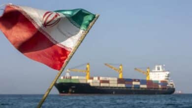 ايران: نسيطر بالكامل على مضيق هرمز وحركة عبور السفن فيه محدودة للغاية