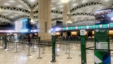 السعودية تمدد إغلاق مطار الرياض حتى السبت