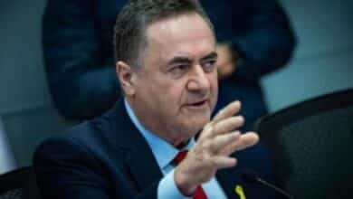 كاتس يهاجم آيزنكوت بعد دعوته الجيش لرفض ضغوط نتنياهو.. وخلافات بشأن ضرب إيران