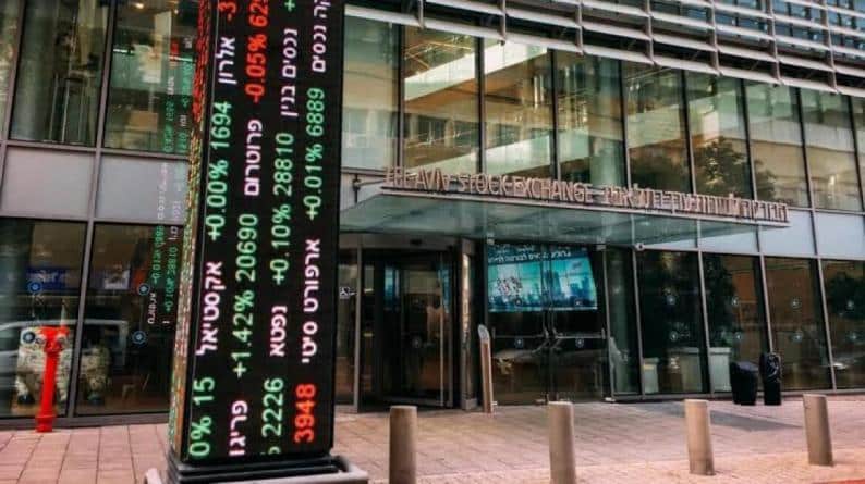 تراجع حاد في بورصة “تل أبيب” والشيكل بعد نتائج الانتخابات