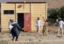 مستوطنون يهاجمون منزلاً بالحجارة في ياسوف