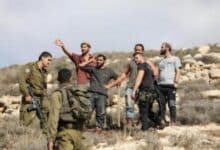 سلفيت: الاحتلال يغلق طرقا زراعية غرب دير بلوط ومستوطنون يعتدون على أرض في كفر الديك