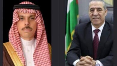 الشيخ يبحث آخر التطورات مع وزير الخارجية السعودي