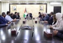 رئيس الوزراء يبحث مع البنك الدولي وشركات تكنولوجية فلسطينية تعزيز الاستثمار والنمو