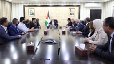 رئيس الوزراء يبحث مع البنك الدولي وشركات تكنولوجية فلسطينية تعزيز الاستثمار والنمو