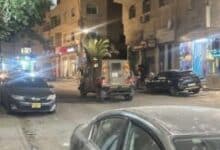 الاحتلال يواصل عدوانه على الخليل: إصابات واعتقالات وهدم منشآت والاستيلاء على مركبات