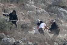 مستوطنون يهاجمون منازل في زعترة شرق بيت لحم ويسرقون أغناما
