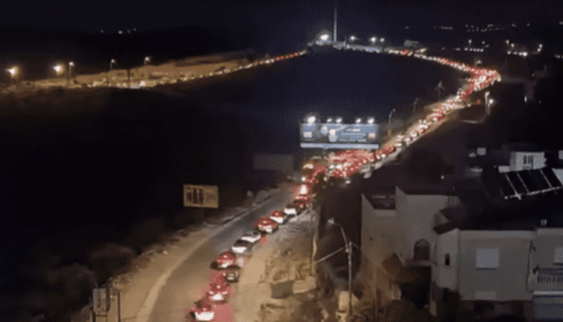 قوات الاحتلال تشدد إجراءاتها العسكرية في محيط رام الله
